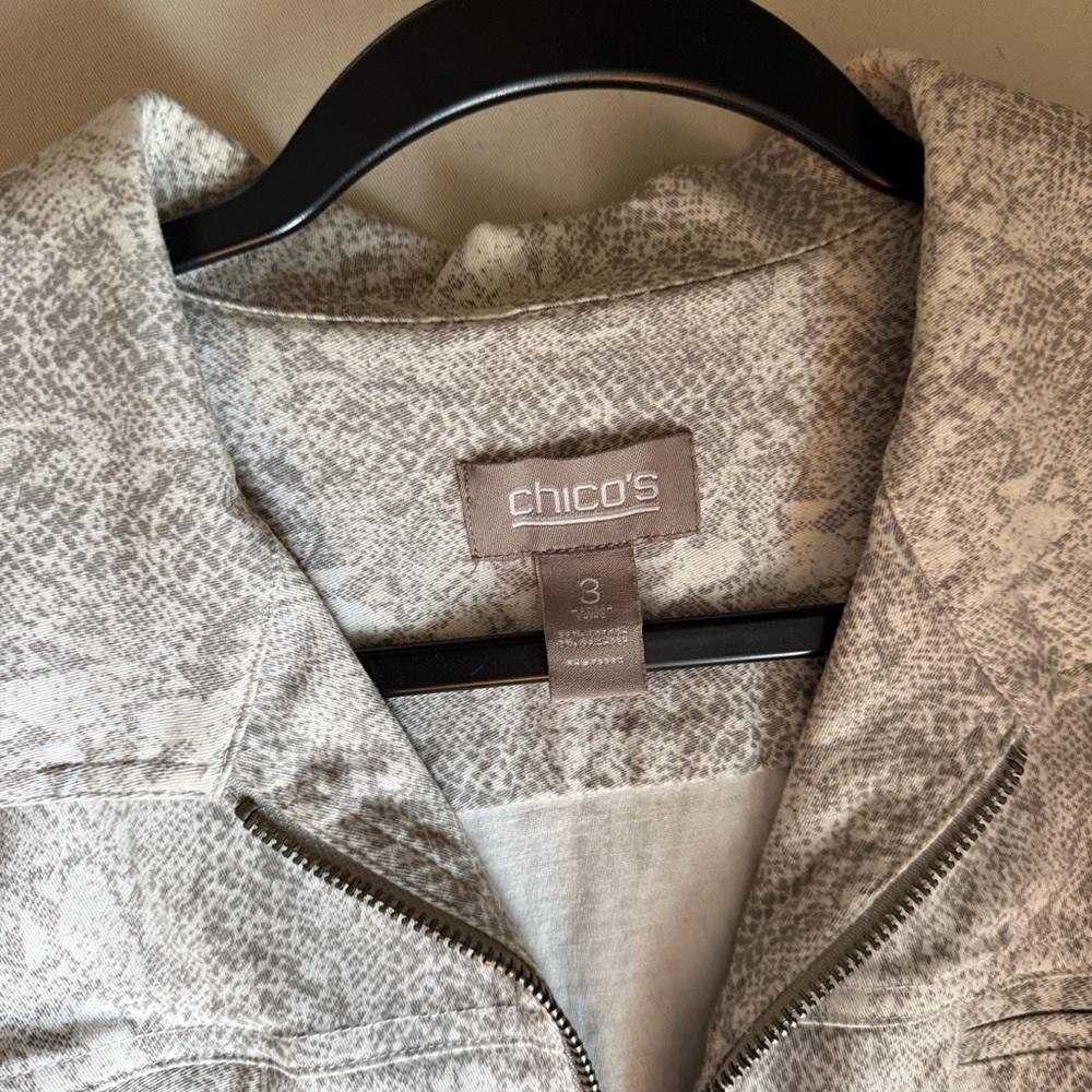 Chico's Snakeskin print (gray) Jacket Chico’s size 3 /US XL - Picture 6 of 10